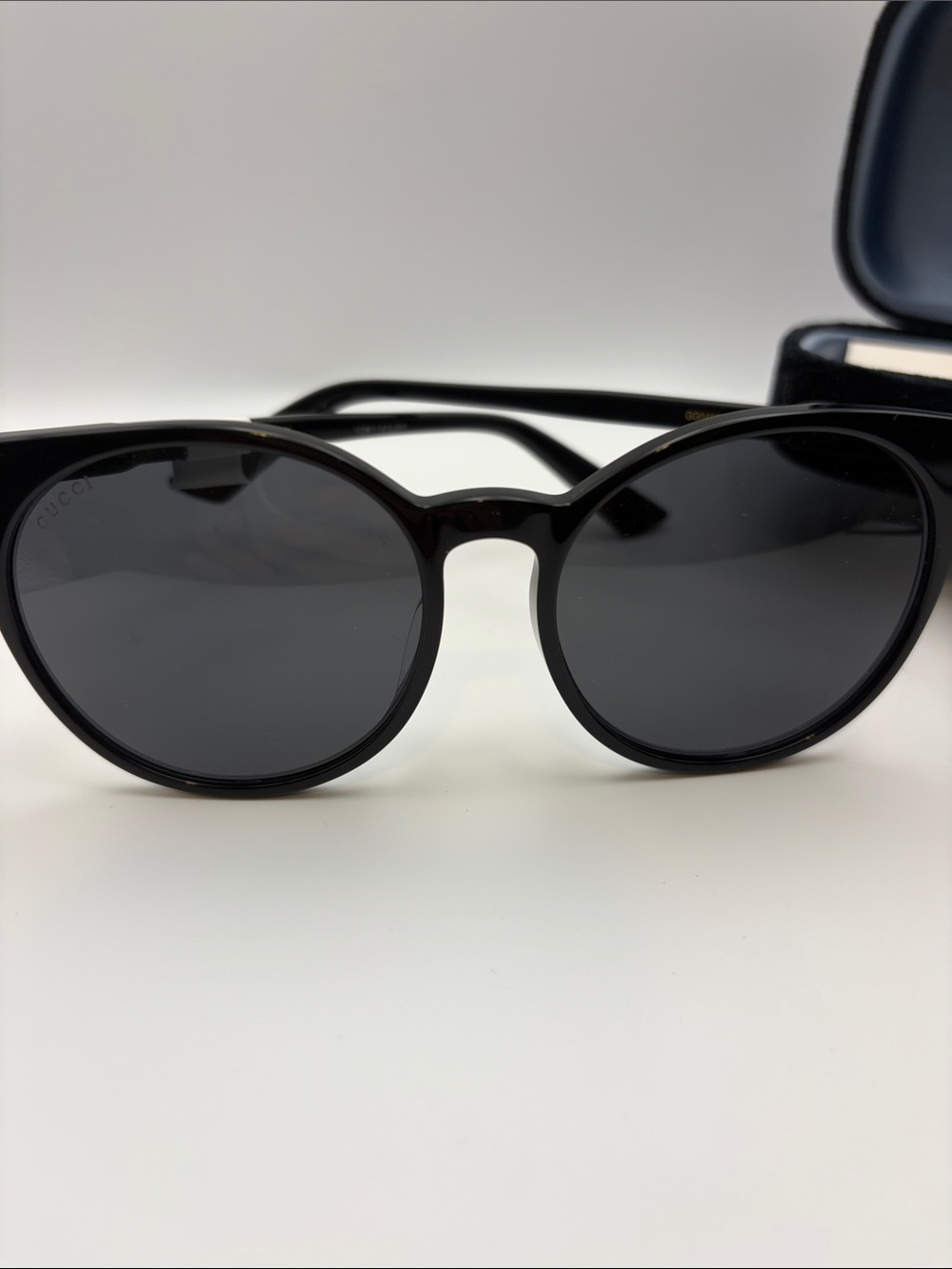 NEW Gucci Black Round-Edge Sleek Sunglasses - Picture 8 of 10